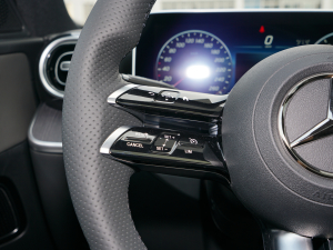 2022Ŀ C 200 L \Ӱ п؅^