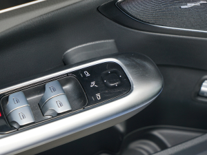 2022Ŀ C 200 L \Ӱ п؅^