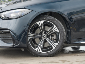 2022Ŀ C 260 L ҹ\Ӱ ݆Ȧ