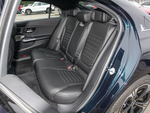 2022Ŀ C 260 L ҹ\Ӱ 