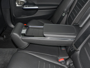 2022Ŀ C 260 L ҹ\Ӱ 