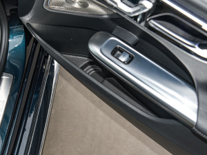 2022Ŀ C 260 L ҹ\Ӱ Tg