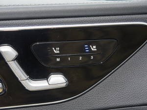 2022Ŀ C 260 L ҹ\Ӱ g