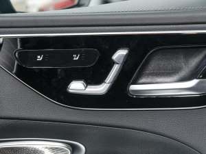 2022Ŀ C 260 L ҹ\Ӱ g