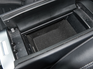 2022Ŀ C 260 L ҹ\Ӱ g