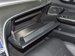 2022Ŀ C 260 L ҹ\Ӱ 