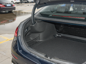 2022Ŀ C 260 L ҹ\Ӱ g