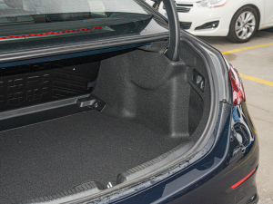 2022Ŀ C 260 L ҹ\Ӱ g