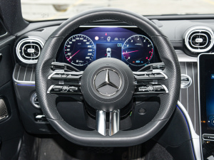 2022Ŀ C 260 L ҹ\Ӱ P