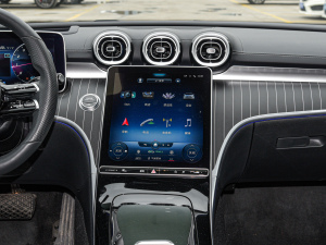 2022Ŀ C 260 L ҹ\Ӱ п_