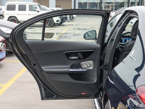 2022Ŀ C 260 L ҹ\Ӱ ܇T