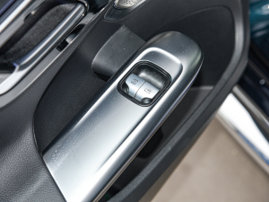 2022Ŀ C 260 L ҹ\Ӱ ܇ƅ^