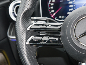 2022Ŀ C 260 L ҹ\Ӱ п؅^