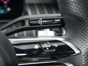 2022Ŀ C 260 L ҹ\Ӱ п؅^