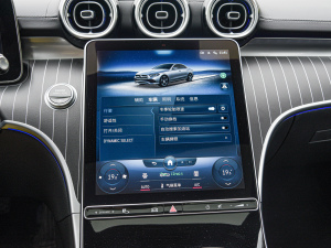 2022Ŀ C 260 L ҹ\Ӱ п؅^