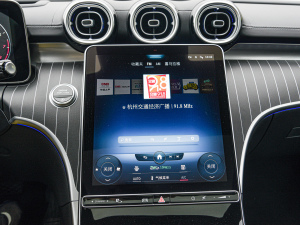 2022Ŀ C 260 L ҹ\Ӱ п؅^