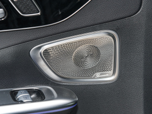 2022Ŀ C 260 L ҹ\Ӱ п؅^