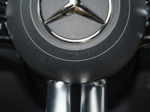 2022Ŀ C 260 L ҹ\Ӱ п؅^