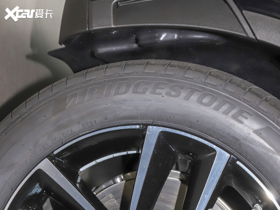 2022��YGLC 300 L 4MATIC �Ӹ���