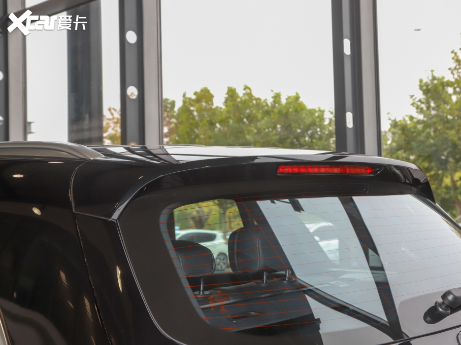 2022��YGLC 300 L 4MATIC �Ӹ���