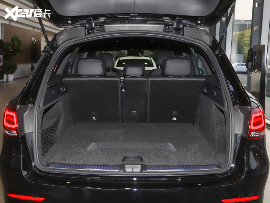 2022��YGLC 300 L 4MATIC �Ӹ���