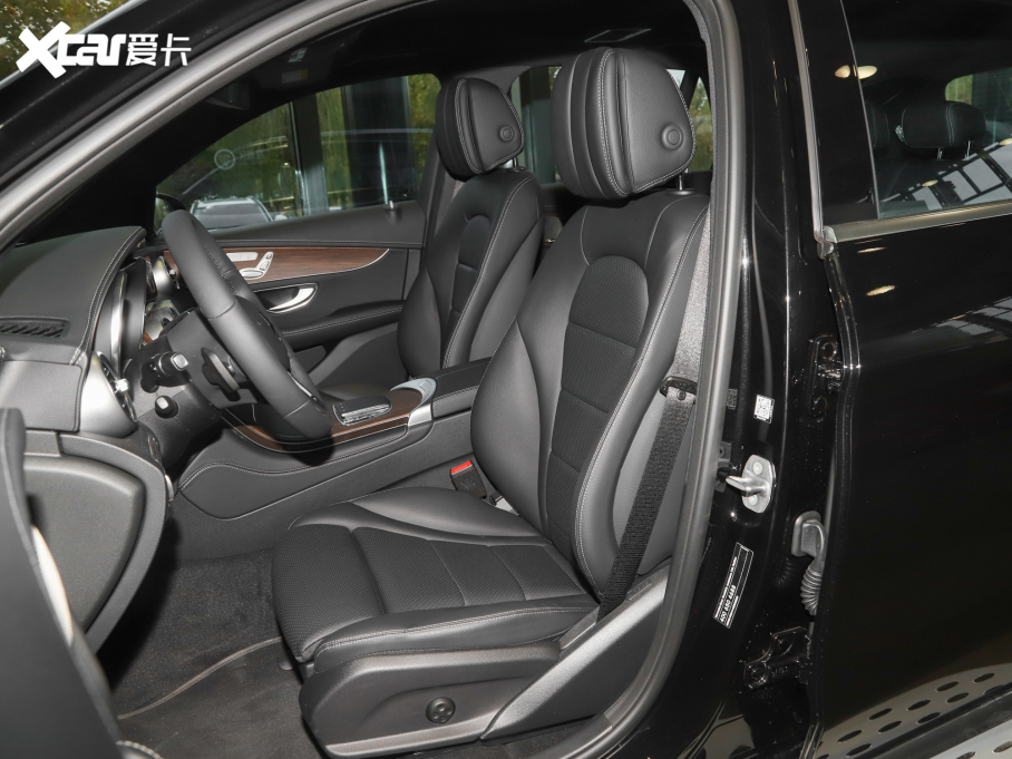 2022��YGLC 300 L 4MATIC �Ӹ���