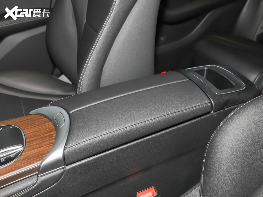 2022��YGLC 300 L 4MATIC �Ӹ���