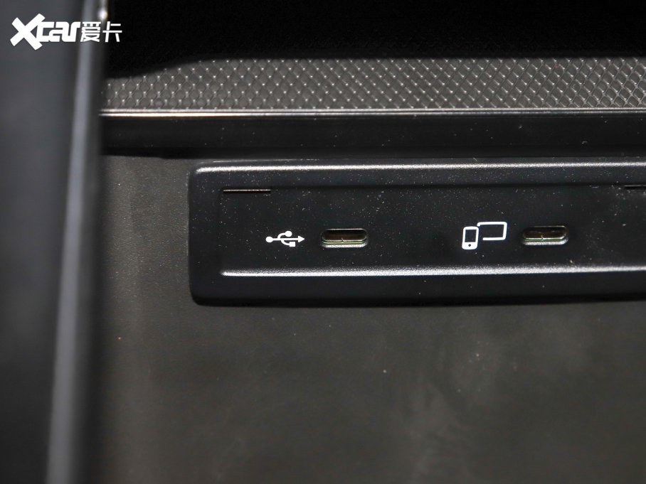 2022��YGLC 300 L 4MATIC �Ӹ���