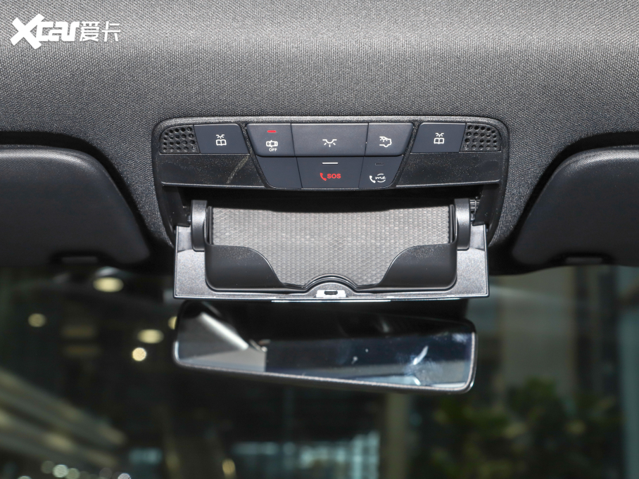 2022��YGLC 300 L 4MATIC �Ӹ���