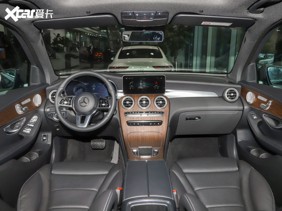 2022��YGLC 300 L 4MATIC �Ӹ���