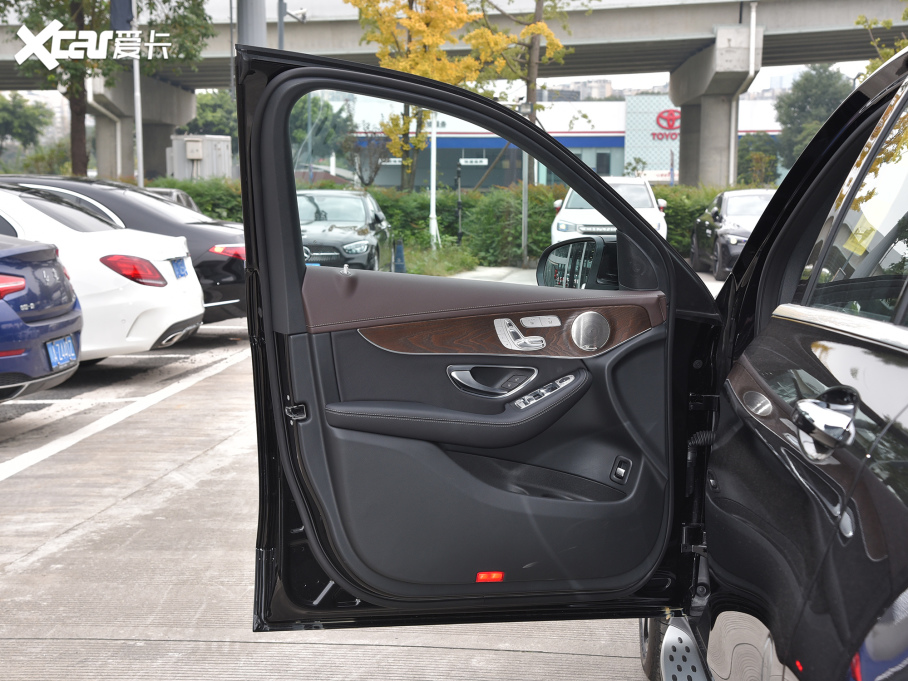 2022YGLC 300 L 4MATIC A