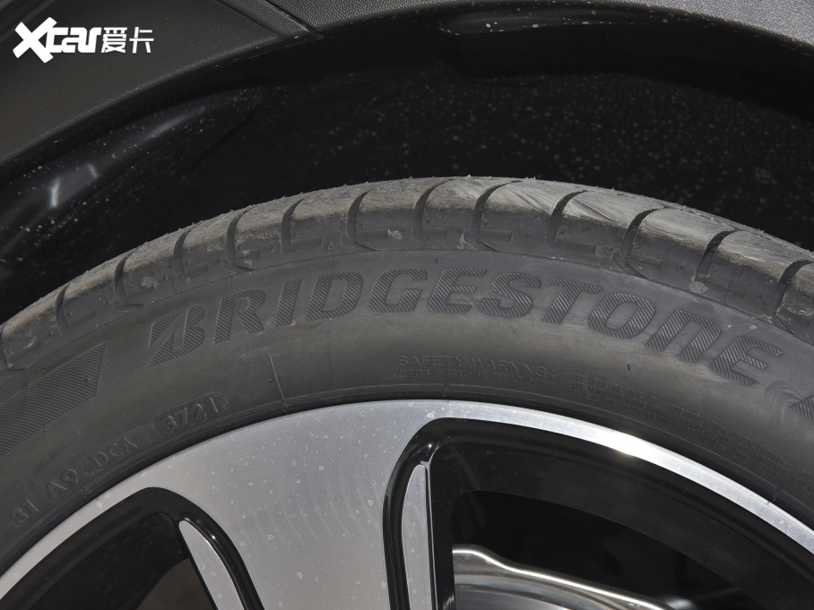 2022YGLC Ŀ 300 L 4MATIC A