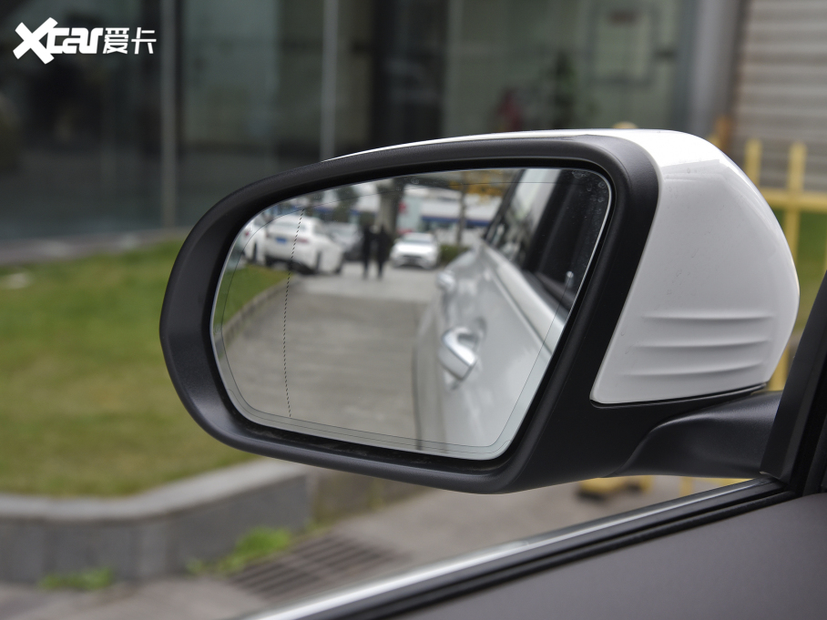 2022YGLC Ŀ 300 L 4MATIC A