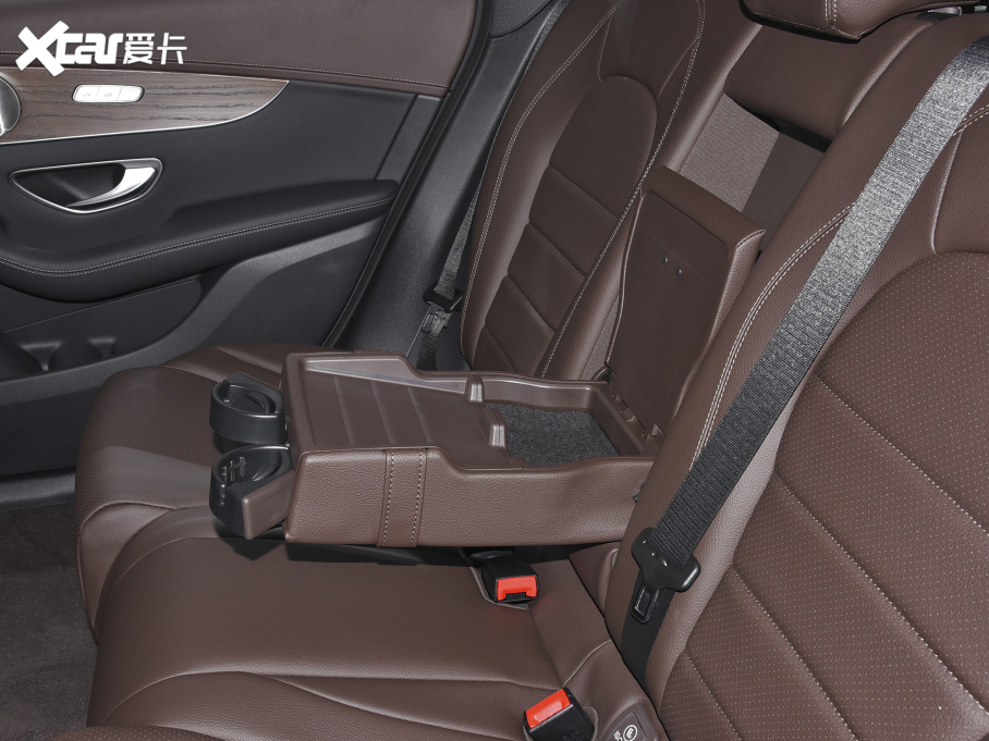 2022YGLC Ŀ 300 L 4MATIC A