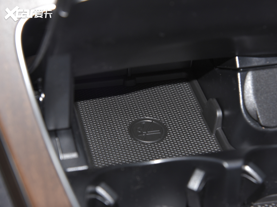 2022YGLC Ŀ 300 L 4MATIC A