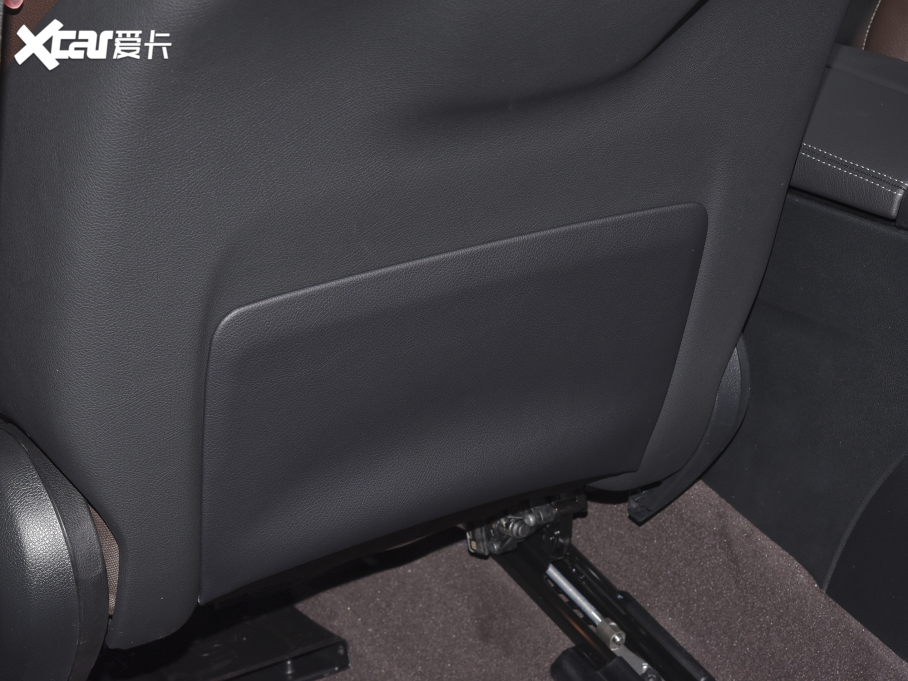 2022��YGLC �Ŀ� 300 L 4MATIC ���A��