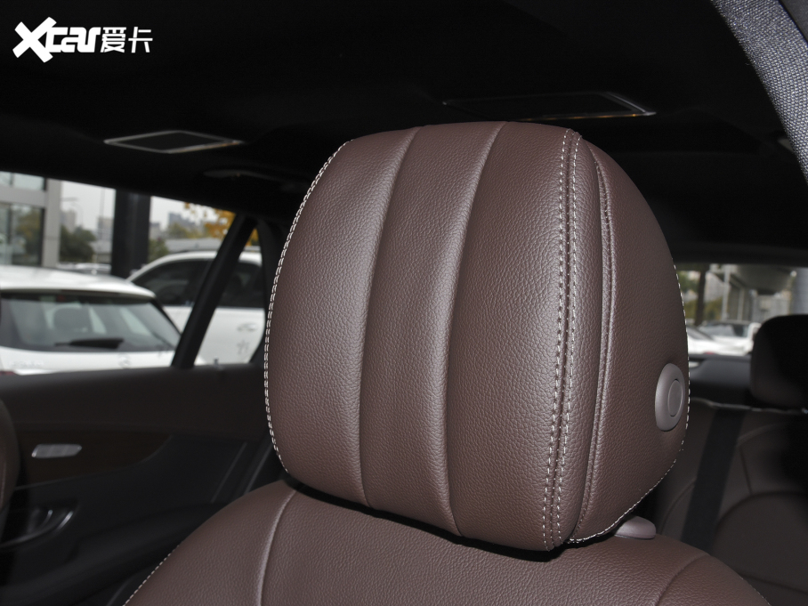 2022��YGLC �Ŀ� 300 L 4MATIC ���A��