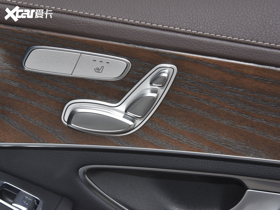 2022��YGLC �Ŀ� 300 L 4MATIC ���A��