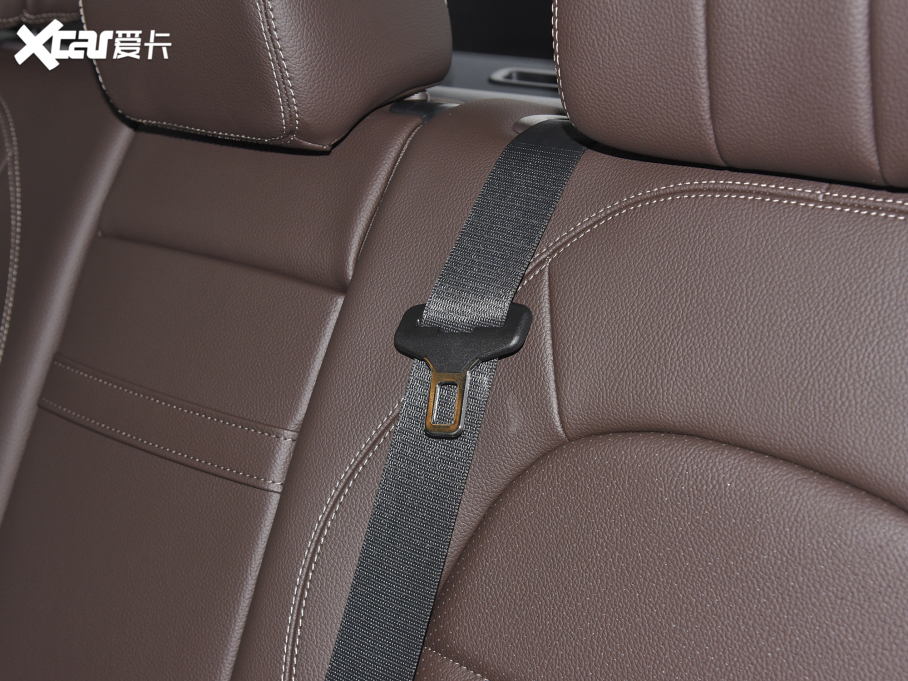 2022��YGLC �Ŀ� 300 L 4MATIC ���A��