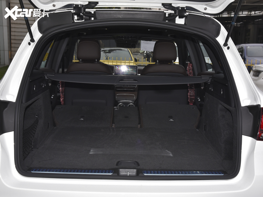 2022��YGLC �Ŀ� 300 L 4MATIC ���A��