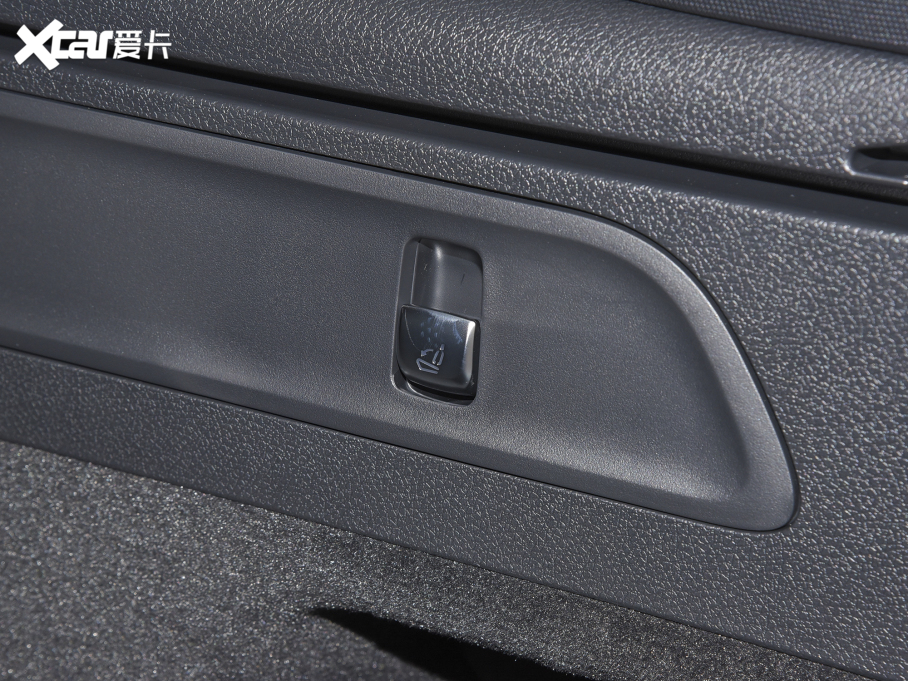 2022��YGLC �Ŀ� 300 L 4MATIC ���A��