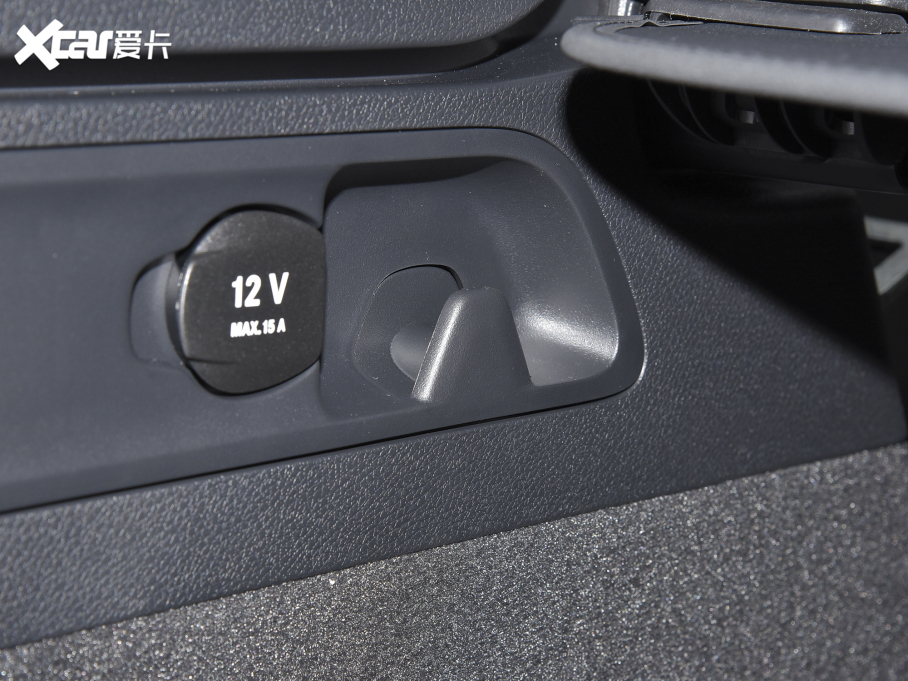 2022��YGLC �Ŀ� 300 L 4MATIC ���A��