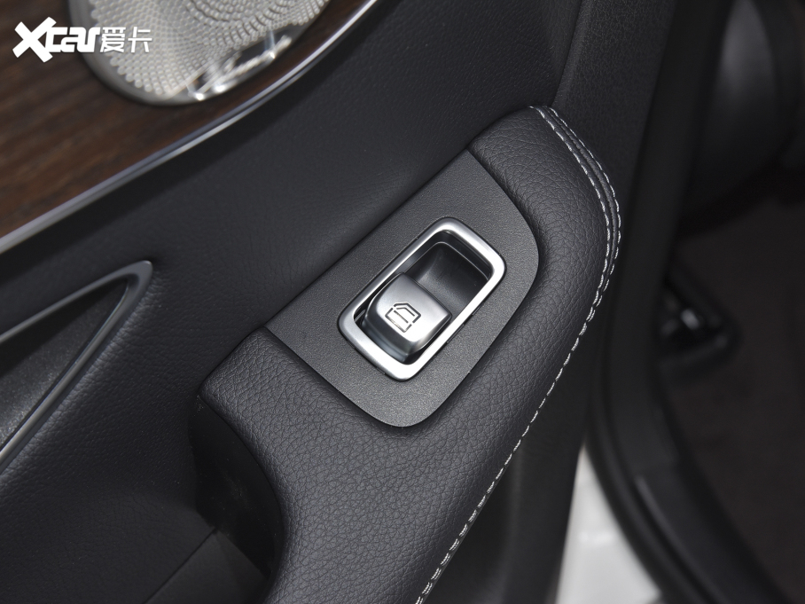 2022YGLC Ŀ 300 L 4MATIC A