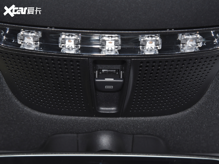 2022��YGLC �Ŀ� 300 L 4MATIC ���A��