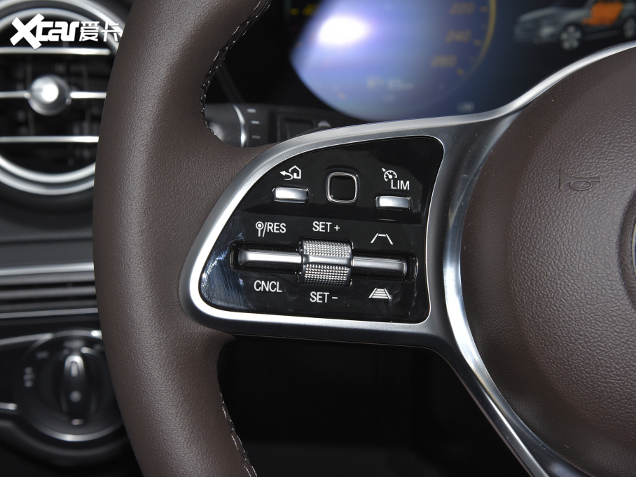 2022YGLC Ŀ 300 L 4MATIC A