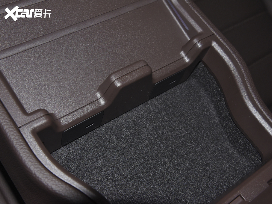 2022YGLC Ŀ 300 L 4MATIC A