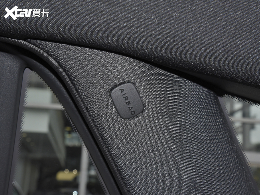 2022YGLC Ŀ 300 L 4MATIC A