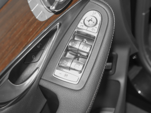 2022300 L 4MATIC Ӹ п؅^(q)