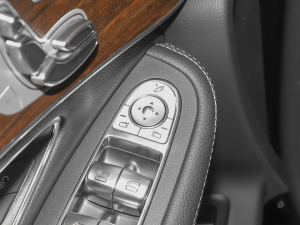 2022300 L 4MATIC Ӹ п؅^(q)