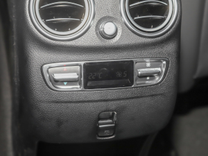 2022300 L 4MATIC Ӹ п؅^(q)